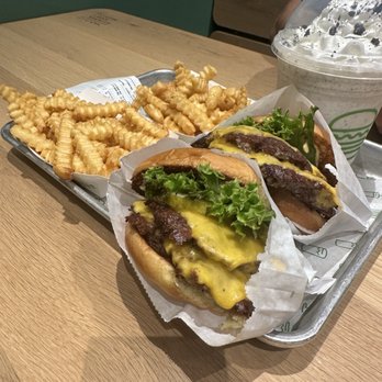 Shake Shack Wesley Chapel - Burgers Near Me - Lutz, Florida Shake Shack Wesley Chapel - Burgers Near Me - Lutz, Florida