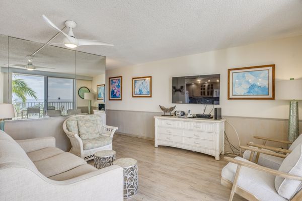 The Hale Pau Hana by null