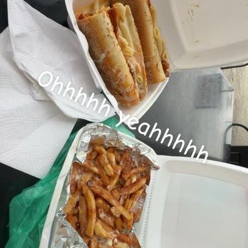 Santinis Grille - Cheese fries and buffalo Mac and cheese cutlet - Sandwiches Near Me - Philadelphia, Pennsylvania Santinis Grille - Cheese fries and buffalo Mac and cheese cutlet - Sandwiches Near Me - Philadelphia, Pennsylvania