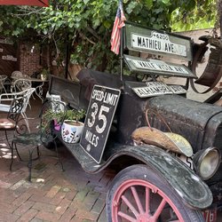 Vintage Ford.