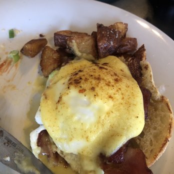 Aromas - Eggs Benedicts - Buffets Near Me - Fresno, California Aromas - Eggs Benedicts - Buffets Near Me - Fresno, California