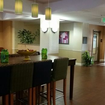 Hampton Inn & Suites Lathrop - Lobby - Hotels Near Me - Lathrop, California