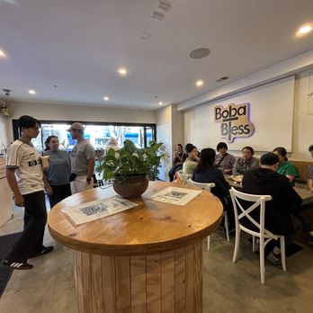 Boba Bless - Large spacious place to hang with friends - Tea Rooms Near Me - San Mateo, California