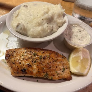 Texas Roadhouse - Steakhouses Near Me - Baytown, Texas