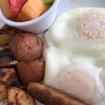 Wildflower Cafe - eggs, sausage, potatoes, fruit cup - Breakfast & Brunch Near Me - Redondo Beach, California