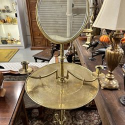 GasLamp Antiques & Decorating Mall