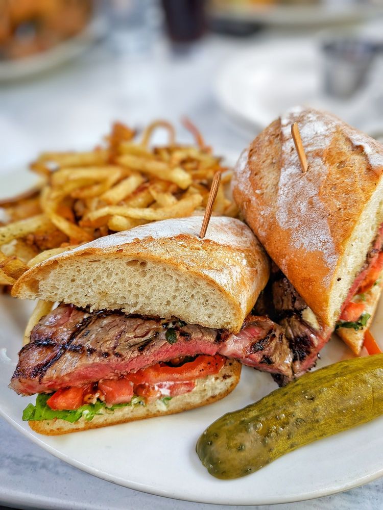 Social spots from Gibsons Bar & Steakhouse