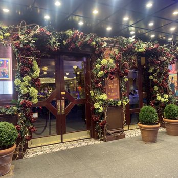 Bond 45 - Pretty exterior! - Italian Near Me - New York, New York