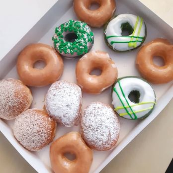 Krispy Kreme Doughnuts - O'riginal Glazed, Strawberry Iced Shamrock Sprinkles, White Iced Plaid, Cinnamon Apple Filled & Powdered Strawberry Filled ($11.75/dozen) - Donuts Near Me - Greenfield Park, Quebec Krispy Kreme Doughnuts - O'riginal Glazed, Strawberry Iced Shamrock Sprinkles, White Iced Plaid, Cinnamon Apple Filled & Powdered Strawberry Filled ($11.75/dozen) - Donuts Near Me - Greenfield Park, Quebec