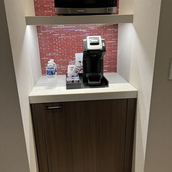 Hilton Garden Inn Chicago Central Loop - kitchenette alcove - Hotels Near Me - Chicago, Illinois Hilton Garden Inn Chicago Central Loop - kitchenette alcove - Hotels Near Me - Chicago, Illinois