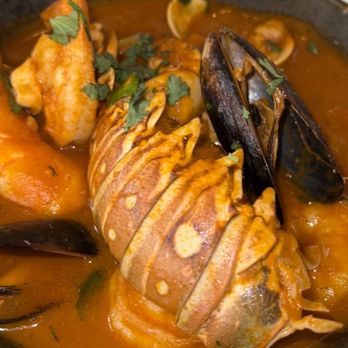La Mulata - Enchilado de mariscos - Cuban Near Me - Miami Beach, Florida