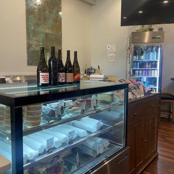MERE'S CHEESE AND WINE - Cheese and charcuterie selection - Wine Bars Near Me - Charlotte, North Carolina MERE'S CHEESE AND WINE - Cheese and charcuterie selection - Wine Bars Near Me - Charlotte, North Carolina
