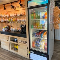 Frutas La Abejita - Inside shop and dining room, cold drinks and cafe souvenirs