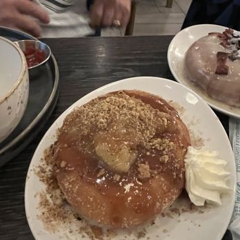 Great Maple - Pumpkin spice donut - Breakfast & Brunch Near Me - Anaheim, California