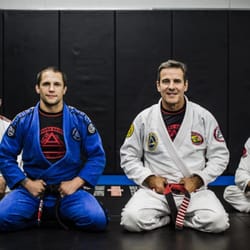 Curran Jiu-Jitsu Academy - Train Jiu Jitsu at Team Curran MMA an learn from the best of the best.