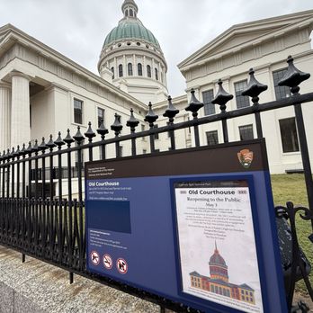 Old Courthouse - Landmarks & Historical Buildings Near Me - Saint Louis, Missouri