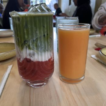 Tanzie's - Iced strawberry makrut latte and fresh OJ - Salad Near Me - Berkeley, California
