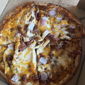 Davanni's - Bbq Chicken with Bacon (Solo - 4 Slices) - Pizza Near Me - Eden Prairie, Minnesota Davanni's - Bbq Chicken with Bacon (Solo - 4 Slices) - Pizza Near Me - Eden Prairie, Minnesota