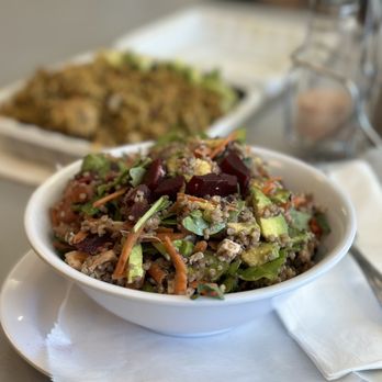 Slow G's Healthy Eatery - Southwestern Quinoa Salad - Sandwiches Near Me - Danville, California Slow G's Healthy Eatery - Southwestern Quinoa Salad - Sandwiches Near Me - Danville, California