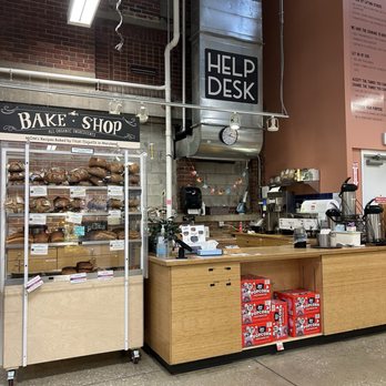 MOM's Organic Market - Inside - Grocery Near Me - Baltimore, Maryland