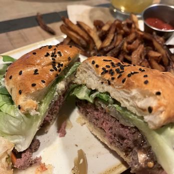 Monkeypod Kitchen by Merriman - Fresh burger - New American Near Me - Kihei, Hawaii Monkeypod Kitchen by Merriman - Fresh burger - New American Near Me - Kihei, Hawaii