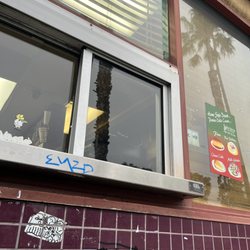 Alberto's Mexican Food - Ghetto drive thru
