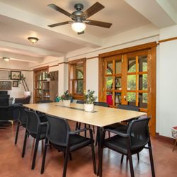 The Little Daisy - Conference table