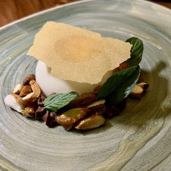 Los Danzantes - Cheese cake with passion fruit and toasted almonds - Mexican Near Me - Oaxaca, OAX Los Danzantes - Cheese cake with passion fruit and toasted almonds - Mexican Near Me - Oaxaca, OAX