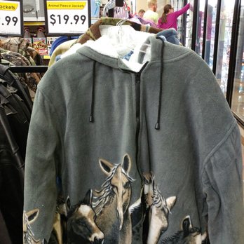 Love's Travel Stop - Horse fleece jacket - Convenience Stores Near Me - Oglesby, Illinois
