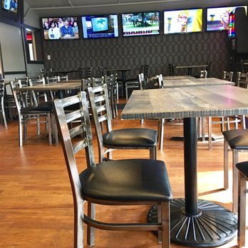 Philly Bar & Lounge - Plenty of televisions! - Bars Near Me - Latham, New York