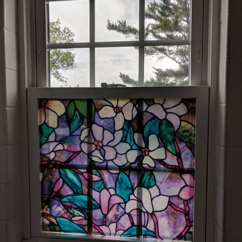 Christmas Farm Inn & Spa - Stained glass window - Hotels Near Me - Jackson, New Hampshire