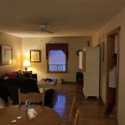 Little Main St Inn & Suites - Living area in main room