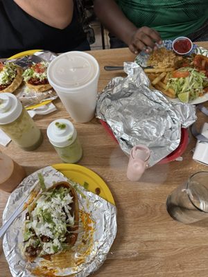 Taqueria Hernandez by null