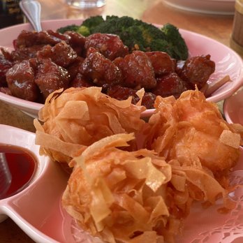 Steam - Crispy shrimp and filet mignon cubes in the back - Dim Sum Near Me - Palo Alto, California Steam - Crispy shrimp and filet mignon cubes in the back - Dim Sum Near Me - Palo Alto, California