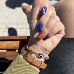 Peach + Ivy Nail And Skin - 1st visit. Dip mani with gold flakes