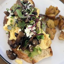 Mushroom toast