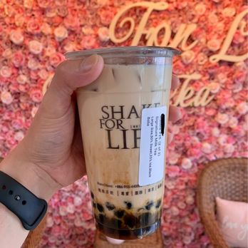 Ding Tea Detroit - Signature Milk Tea with boba, large size (700 mL). - Bubble Tea Near Me - Madison Heights, Michigan