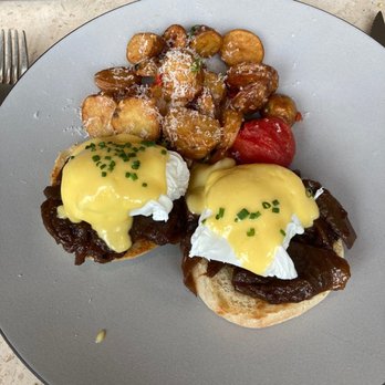 Botanist - Eggs Benedict - Canadian (New) Near Me - Vancouver, British Columbia Botanist - Eggs Benedict - Canadian (New) Near Me - Vancouver, British Columbia