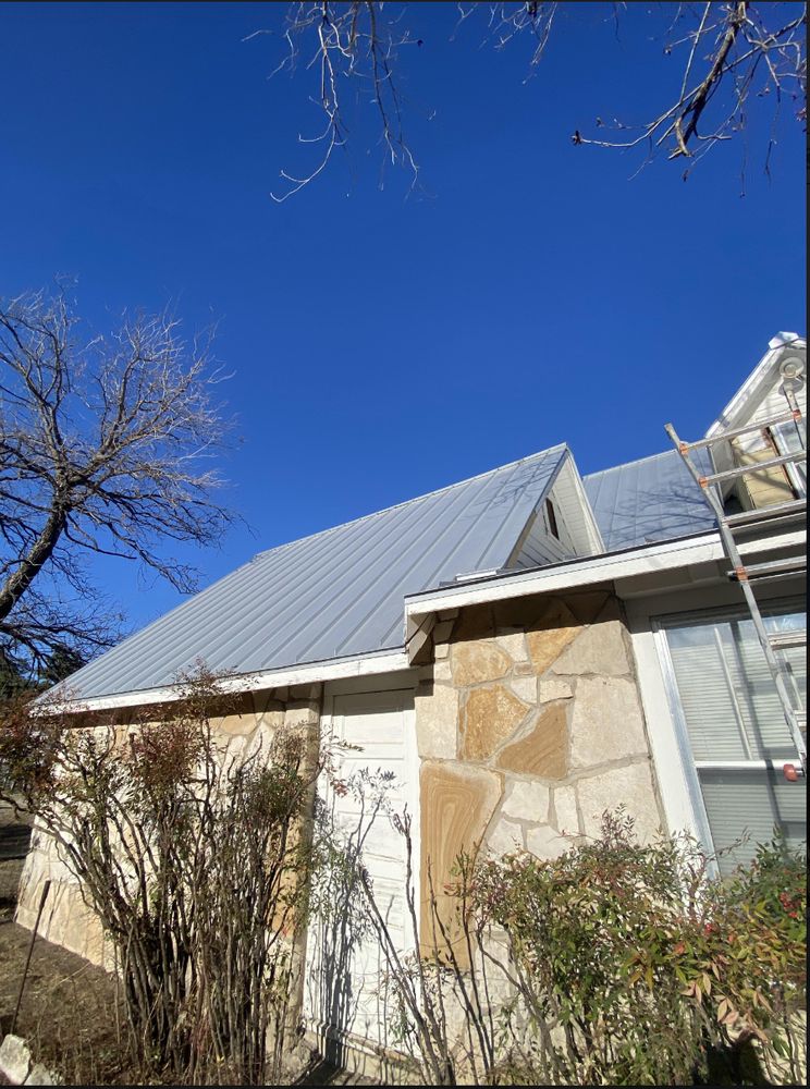 Slide of DeAlba Roofing & Construction