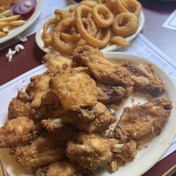 Friendly Tavern - Fried chicken wings and onion rings with lots of ranch - Pubs Near Me - Zionsville, Indiana
