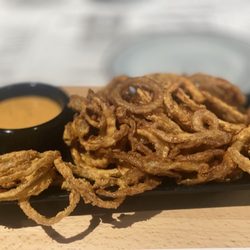 5B Barbeque and Brews - Stringy onions and bang bang sauce