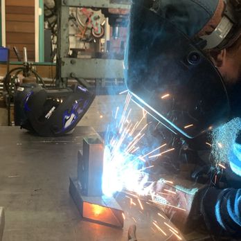 SD Maker School - An instructor MIG welding - Specialty Schools Near Me - San Diego, California SD Maker School - An instructor MIG welding - Specialty Schools Near Me - San Diego, California
