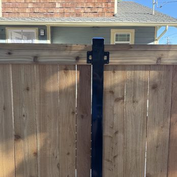 Cool Cat Fence - Visible brackets that should be facing the house, not street - Fences & Gates Near Me - Tukwila, Washington Cool Cat Fence - Visible brackets that should be facing the house, not street - Fences & Gates Near Me - Tukwila, Washington