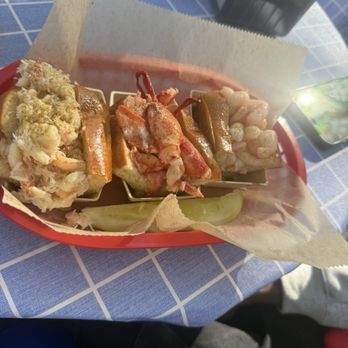 Luke's Lobster - Sampler platter - Seafood Near Me - Las Vegas, Nevada