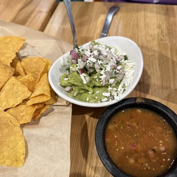 Seis Kitchen - Guacamole! - Mexican Near Me - Tucson, Arizona