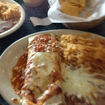 Cinco De Mayo Mexican Restaurant - Bean burrito with rice and beans! - Mexican Near Me - Nashville, Tennessee Cinco De Mayo Mexican Restaurant - Bean burrito with rice and beans! - Mexican Near Me - Nashville, Tennessee