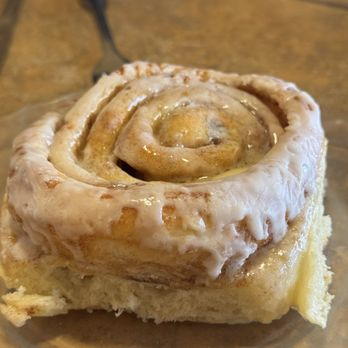 Timberline Restaurant - Cinnamon roll heated with butter get it!!! - American Near Me - Beaver, Utah