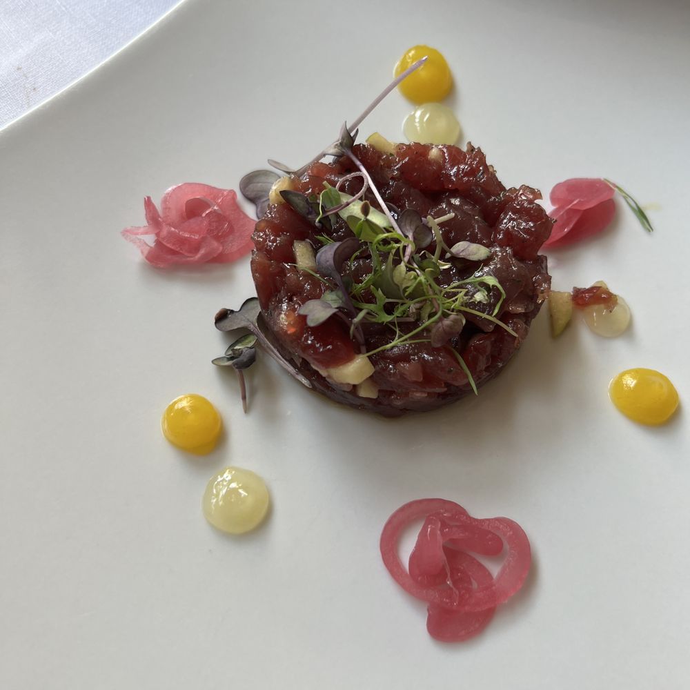 Conca del Sogno - Tartare di Tonno (~€30) - Beach Bars Near Me - Nerano, NA Conca del Sogno - Tartare di Tonno (~€30) - Beach Bars Near Me - Nerano, NA