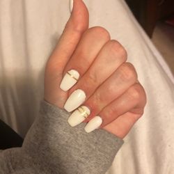V N Nails - Acrylics