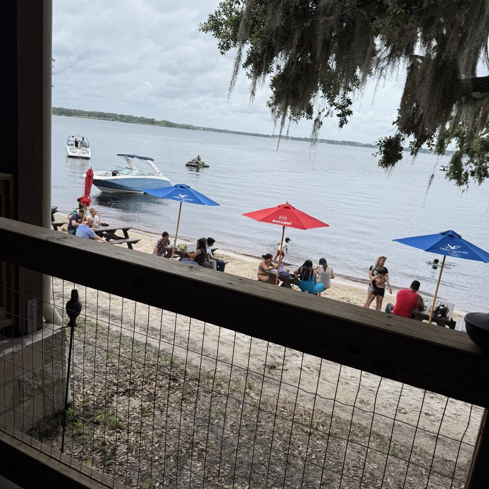Salt Shack - Lake views outdoor seating - Seafood Near Me - Clermont, Florida